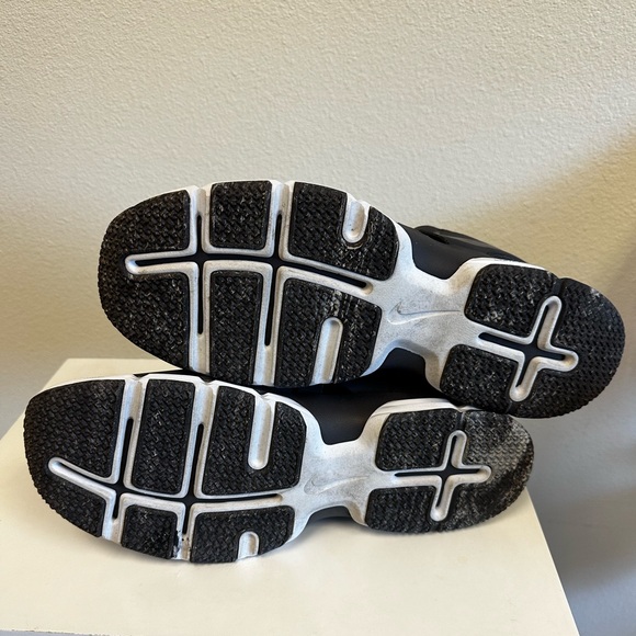 Pair of Nike men’s shoes size 13 read description no filter on pics - Picture 5 of 6